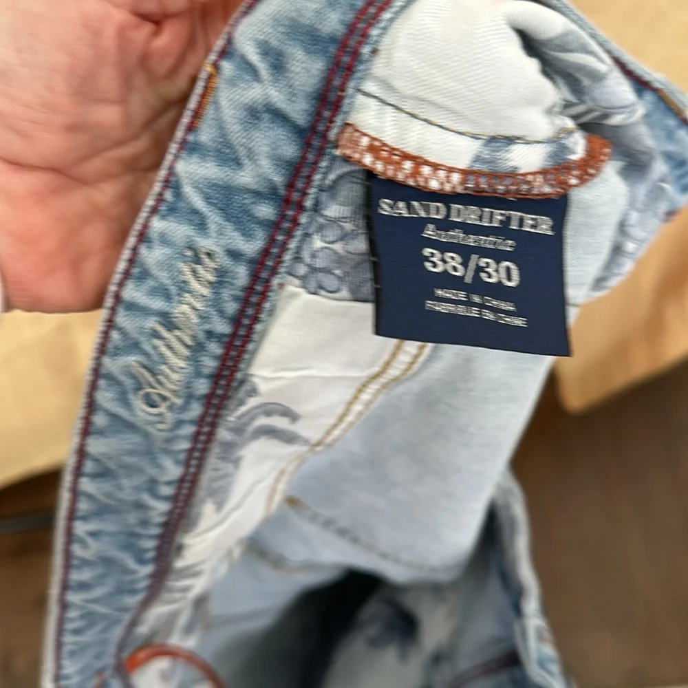 Tommy Bahama Jeans 38x30 - Picture 3 of 5
